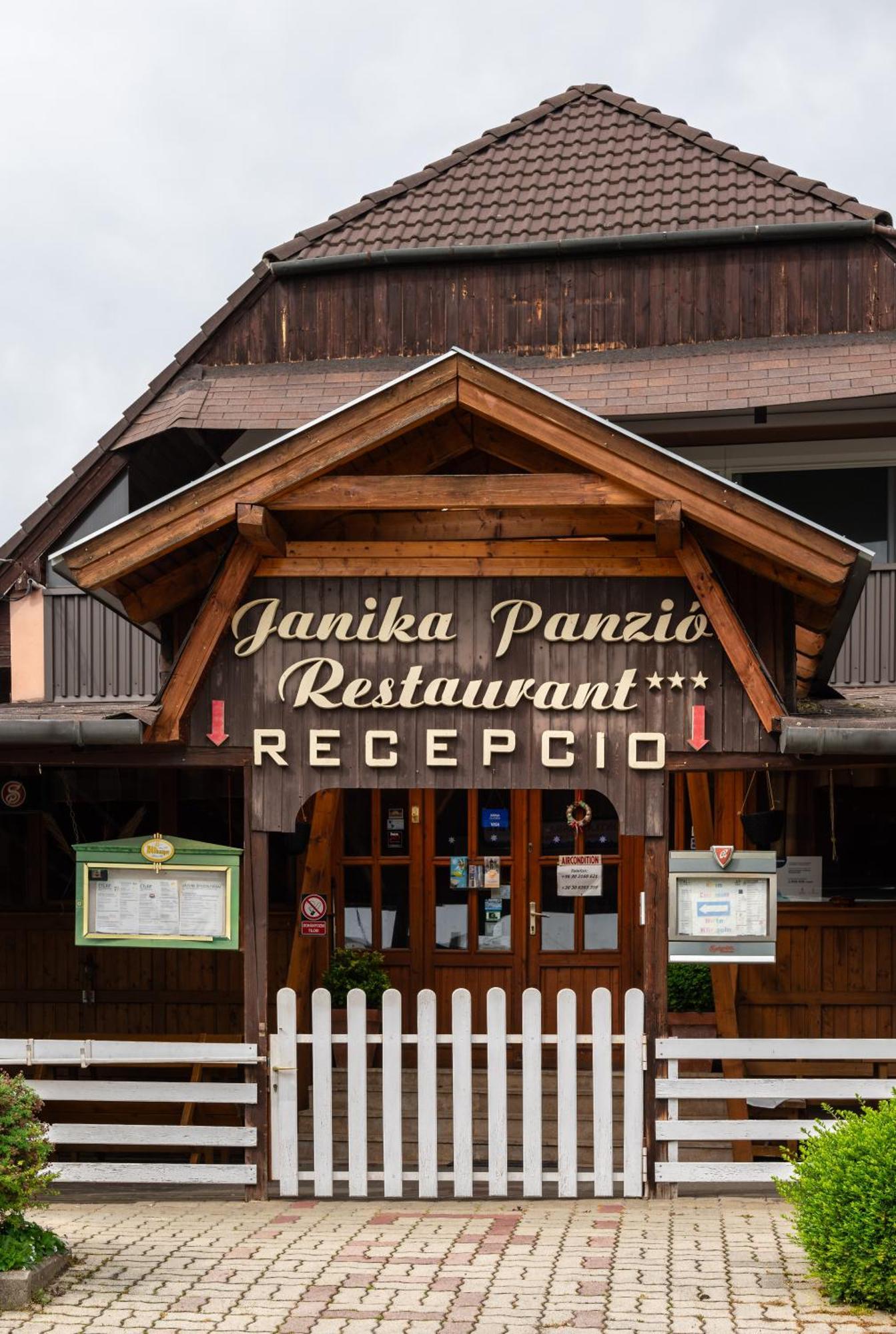 Janika Pension Vonyarcvashegy Esterno foto