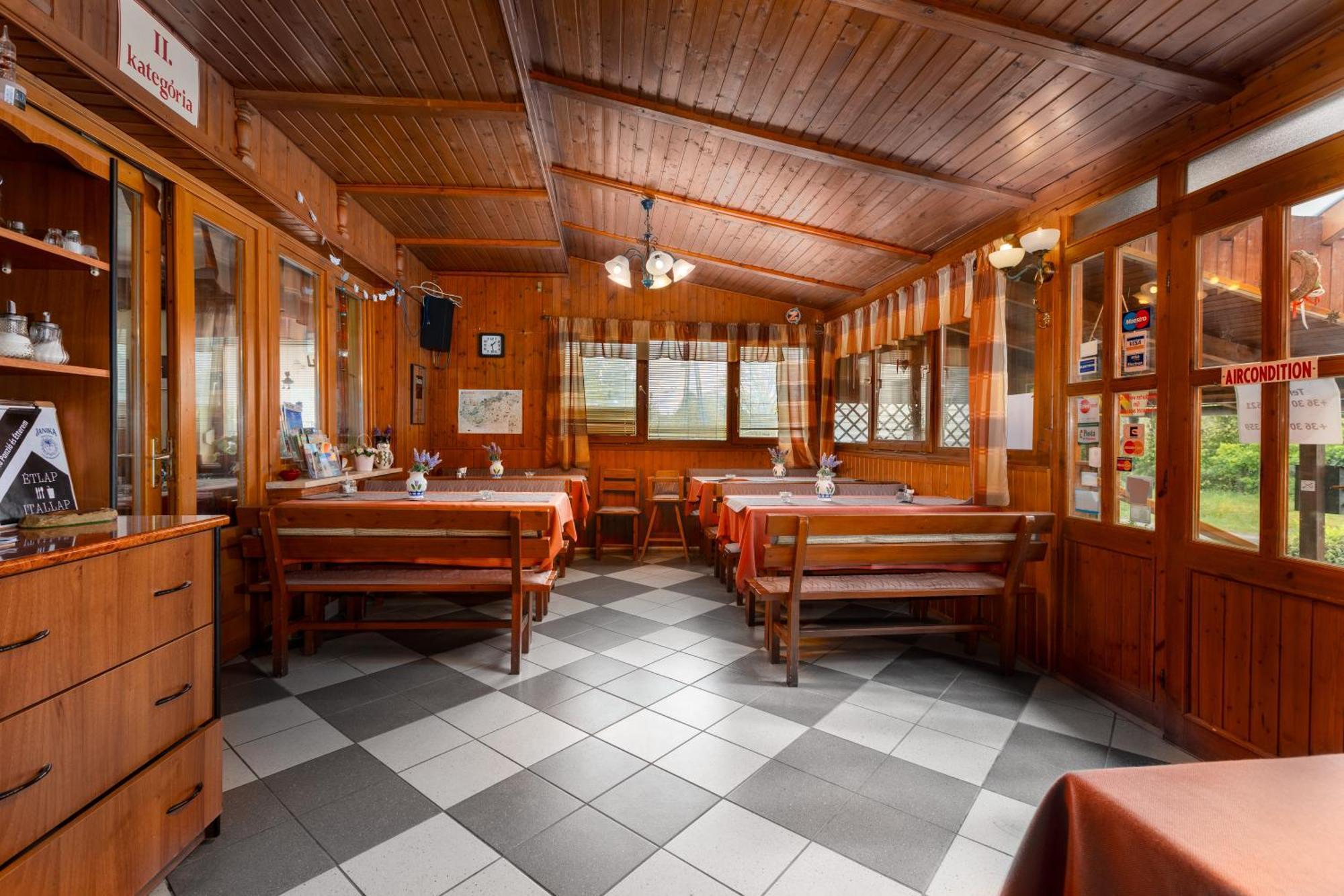 Janika Pension Vonyarcvashegy Esterno foto